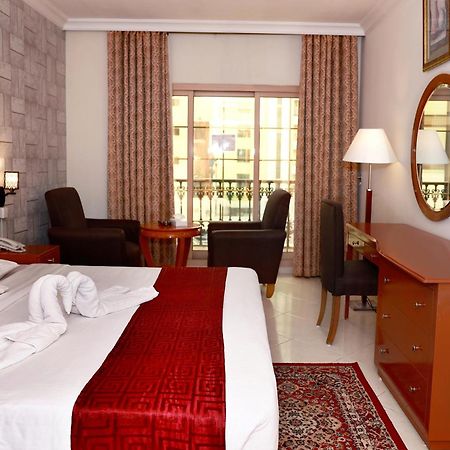 Dolphin Hotel Apartments Dubaj Kültér fotó