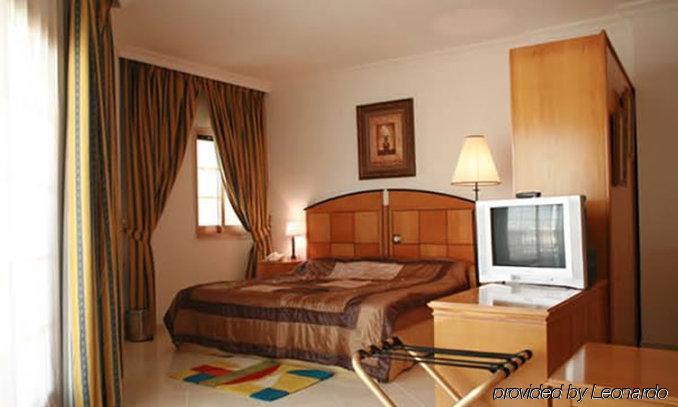 Dolphin Hotel Apartments Dubaj Kültér fotó