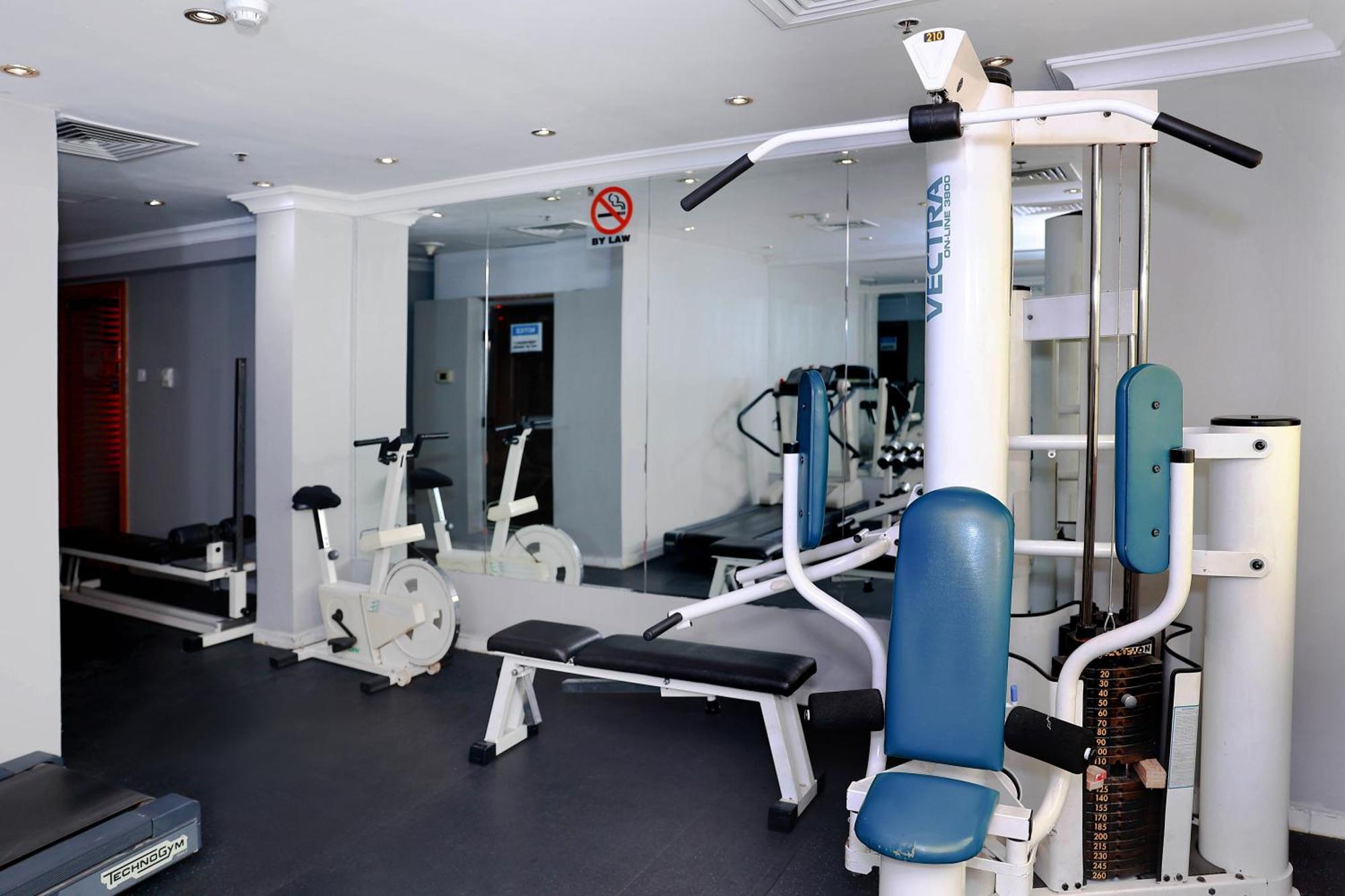 Dolphin Hotel Apartments Dubaj Kültér fotó